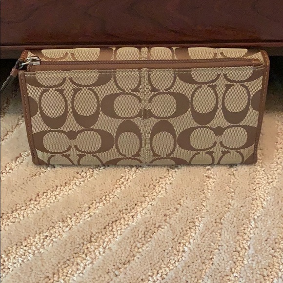 Coach Wallet - Picture 2 of 6